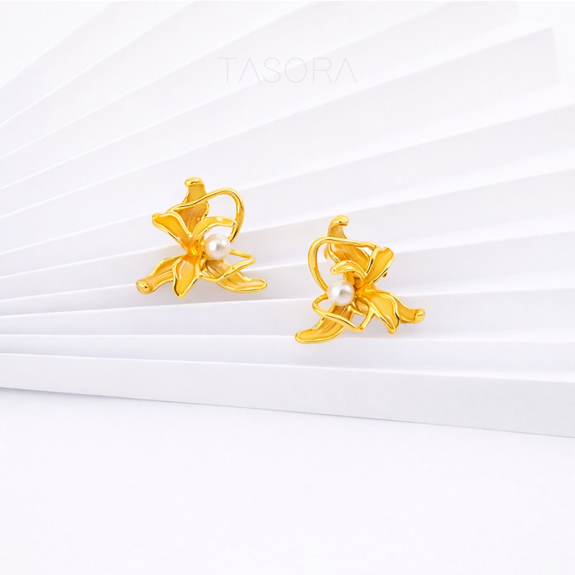 52dbc21d-a79d-434c-84cf-aa9150eab9fe/Dancing_Flamenco_Earrings_golden3.jpg