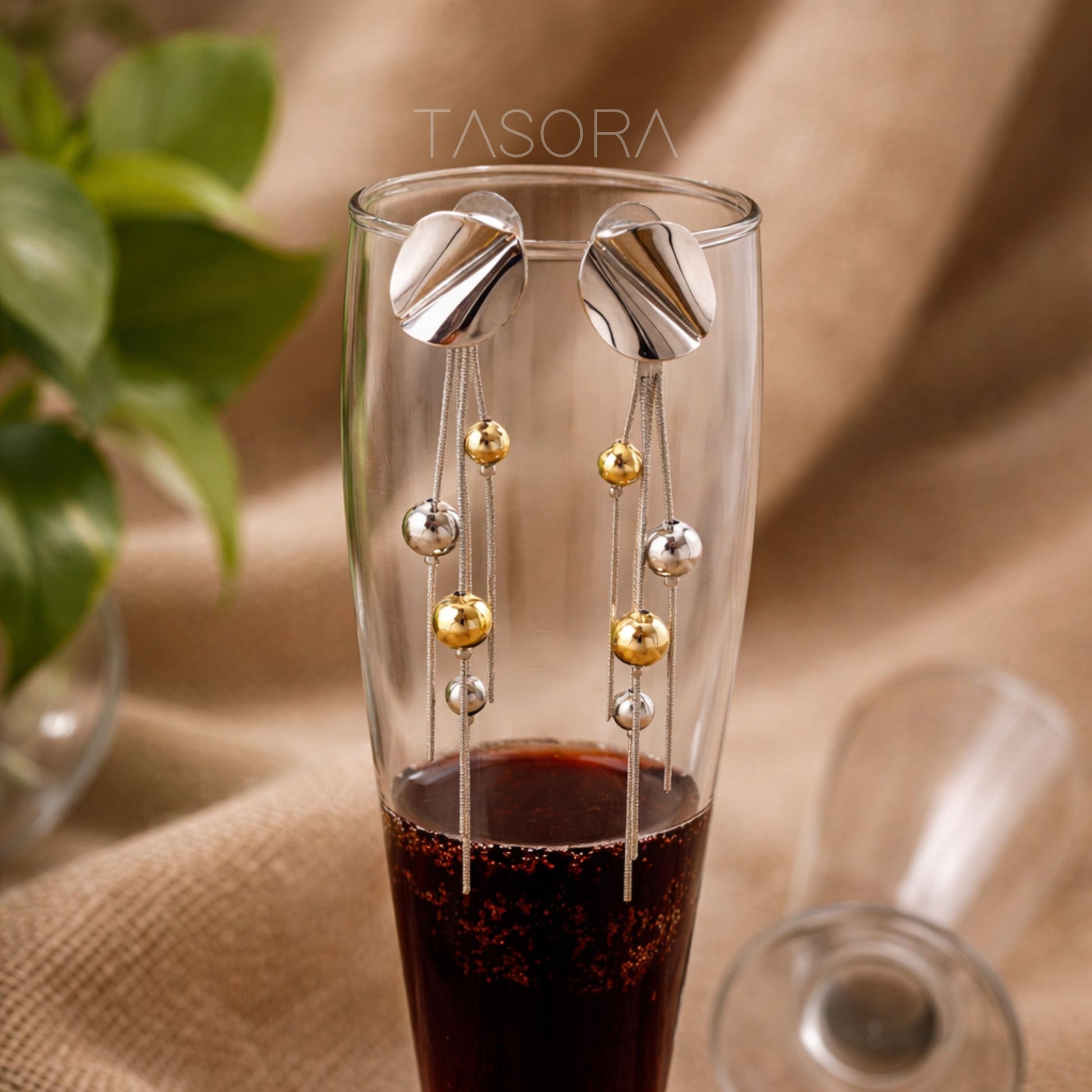 dd62335d-73c0-4d61-9b46-eae4675773b2/Disco_Drizzle_Earrings_silver4.jpg