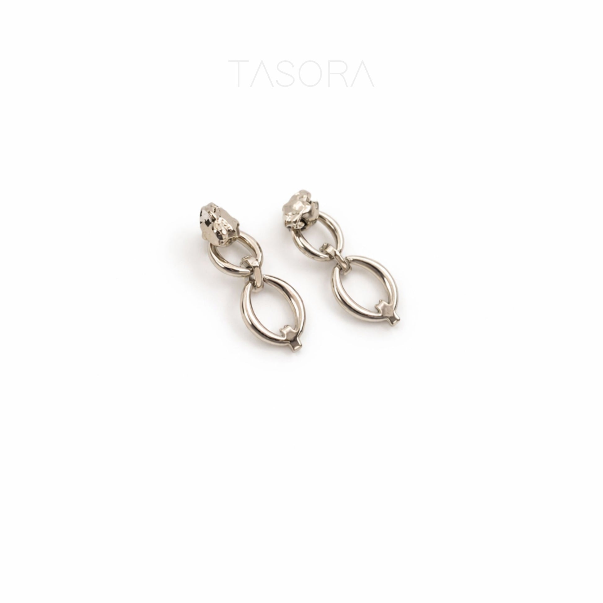 4a52b7c6-41cb-4eef-aee2-4c89d3b4de9a/Elior_Earrings_silver2.jpg