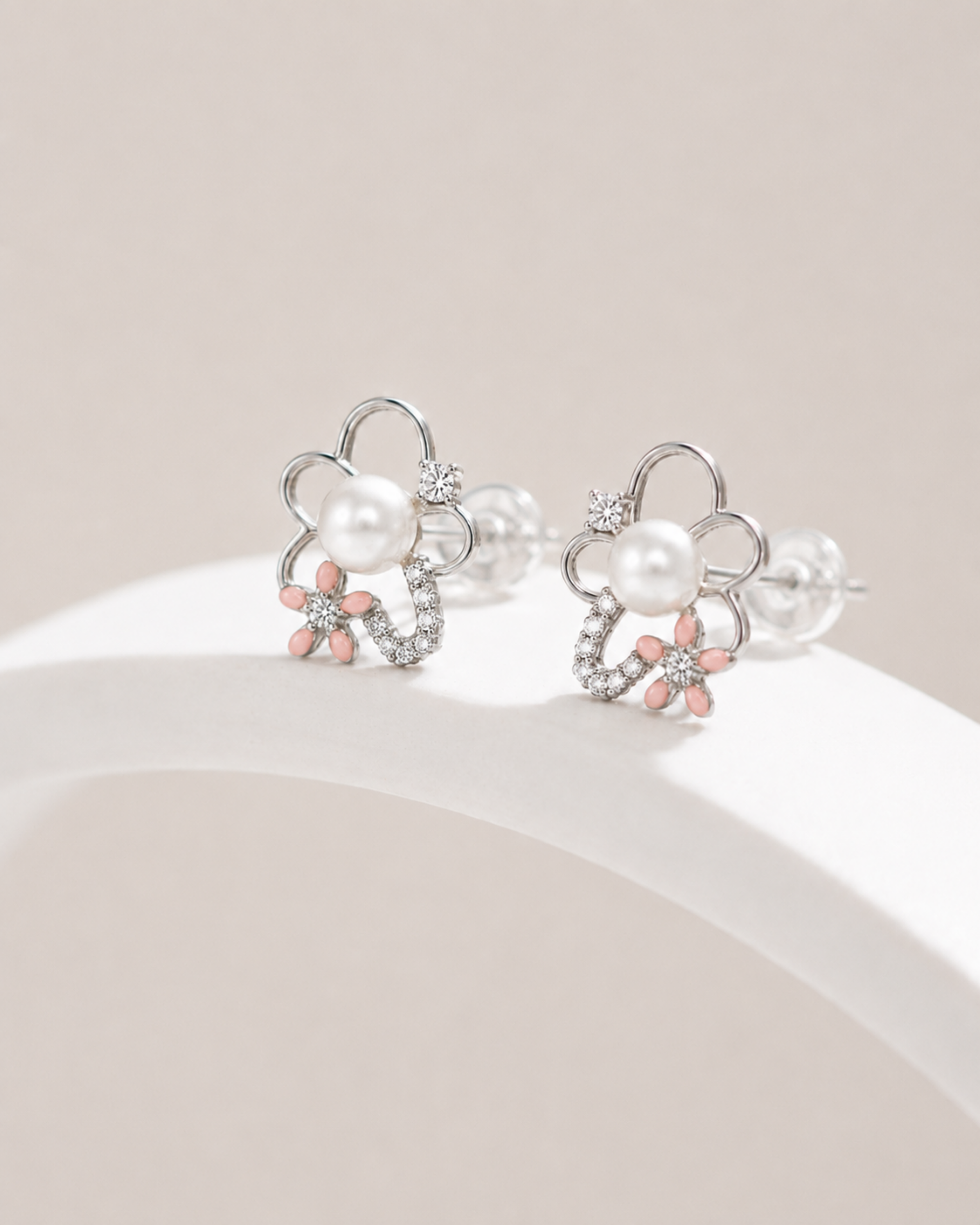 Fiora Pearl Earrings