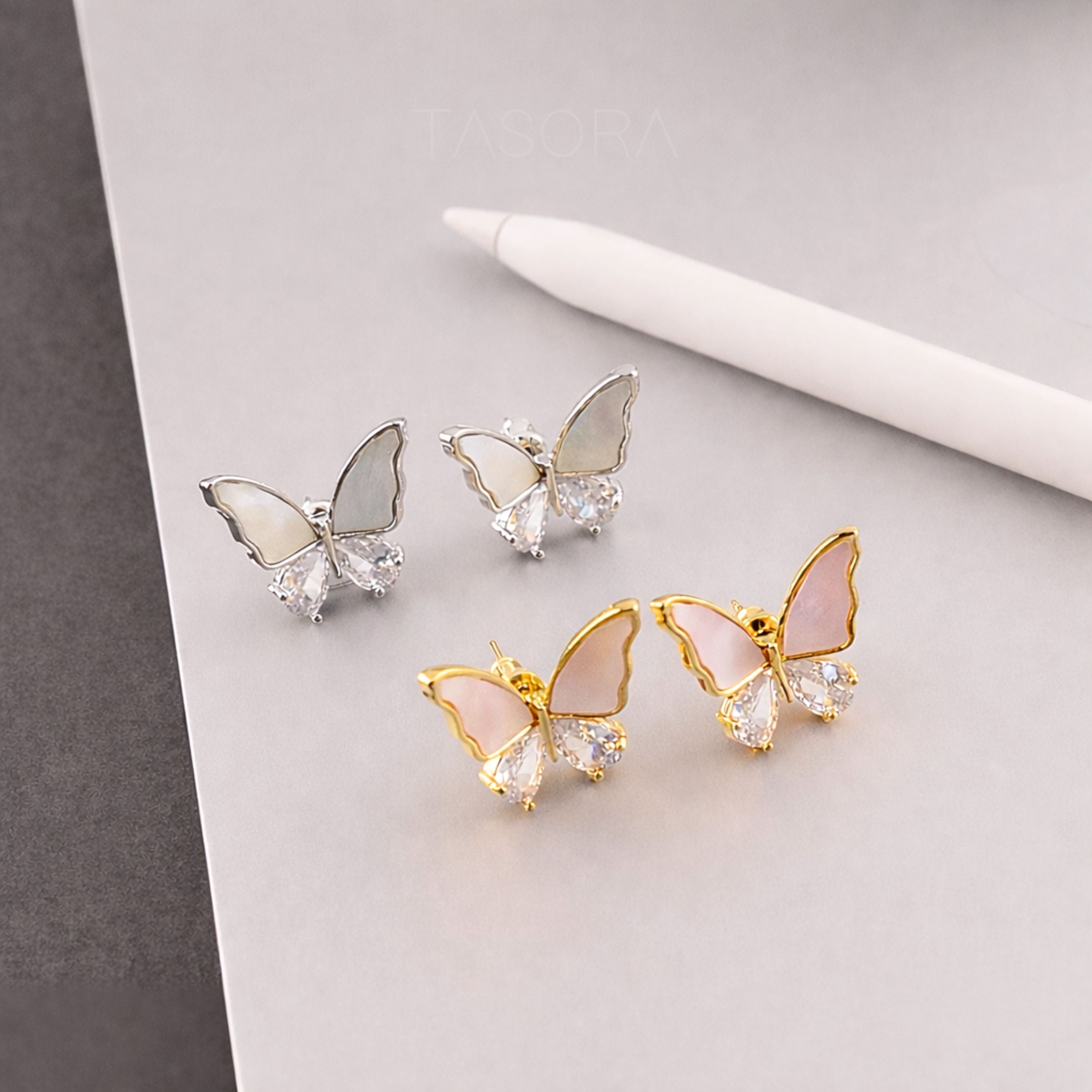 9a556e67-f8fc-424f-a88d-a0bf45d2cbf6/Flutter_Wings_Earrings_golden4.jpg