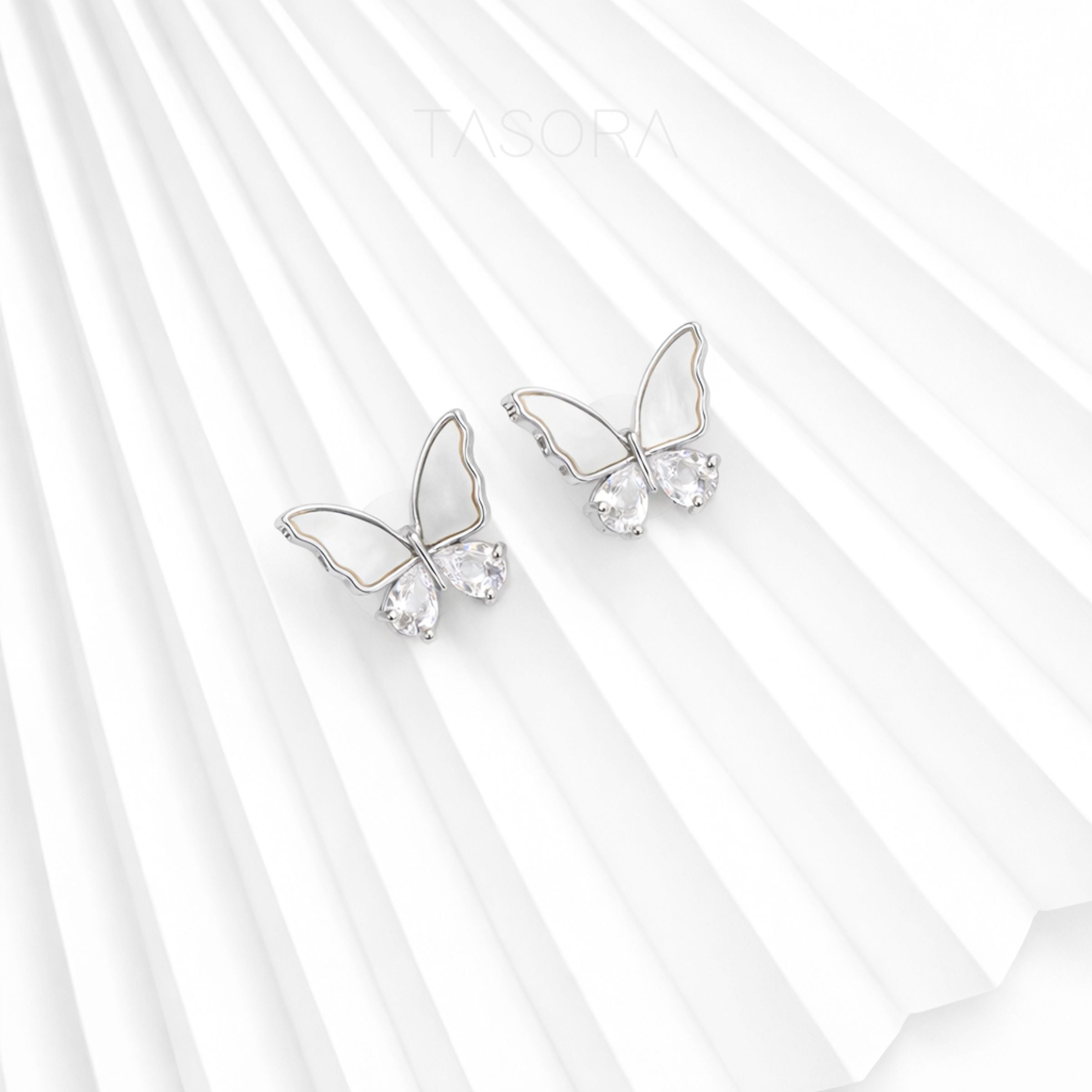 c7d27e30-9f21-4e0d-99f5-288187dc0d5a/Flutter_Wings_Earrings_silver3.jpg