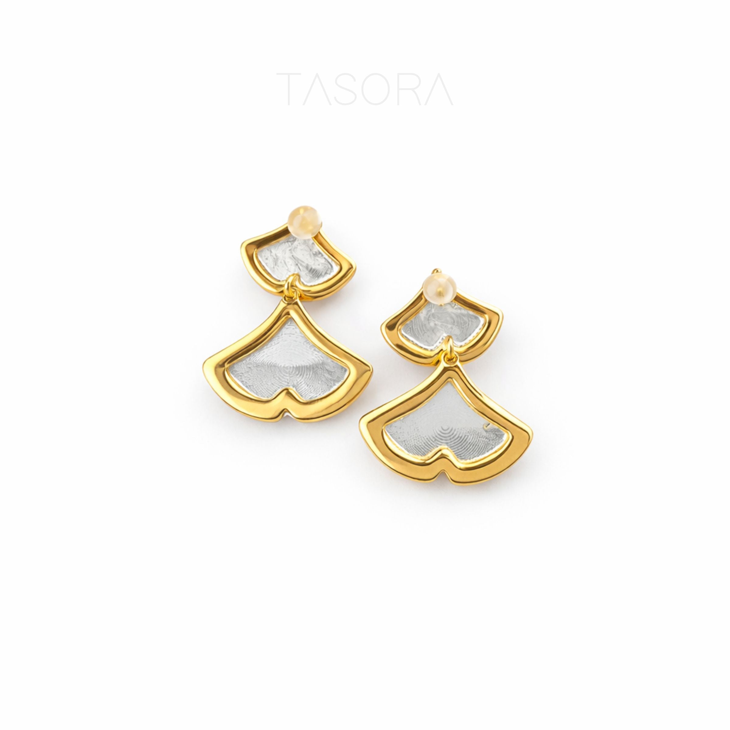 f0718b36-4b07-4a0f-8cee-629a27117b4b/Golden_Glint_Earrings_golden2.jpg