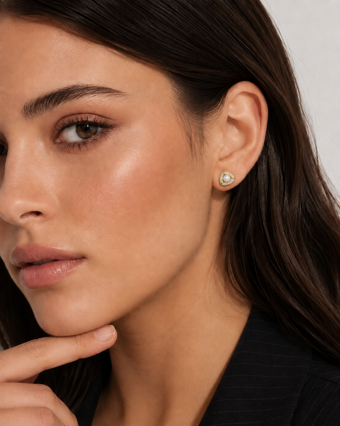 Nidus Pearl Earrings