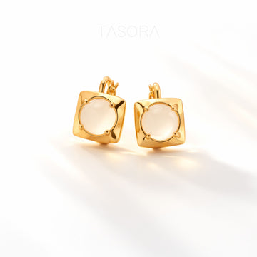 fb28744a-2ef8-4cc5-b1ec-dad7c1d17c17/Opaline_Dot_Earrings_golden1.jpg