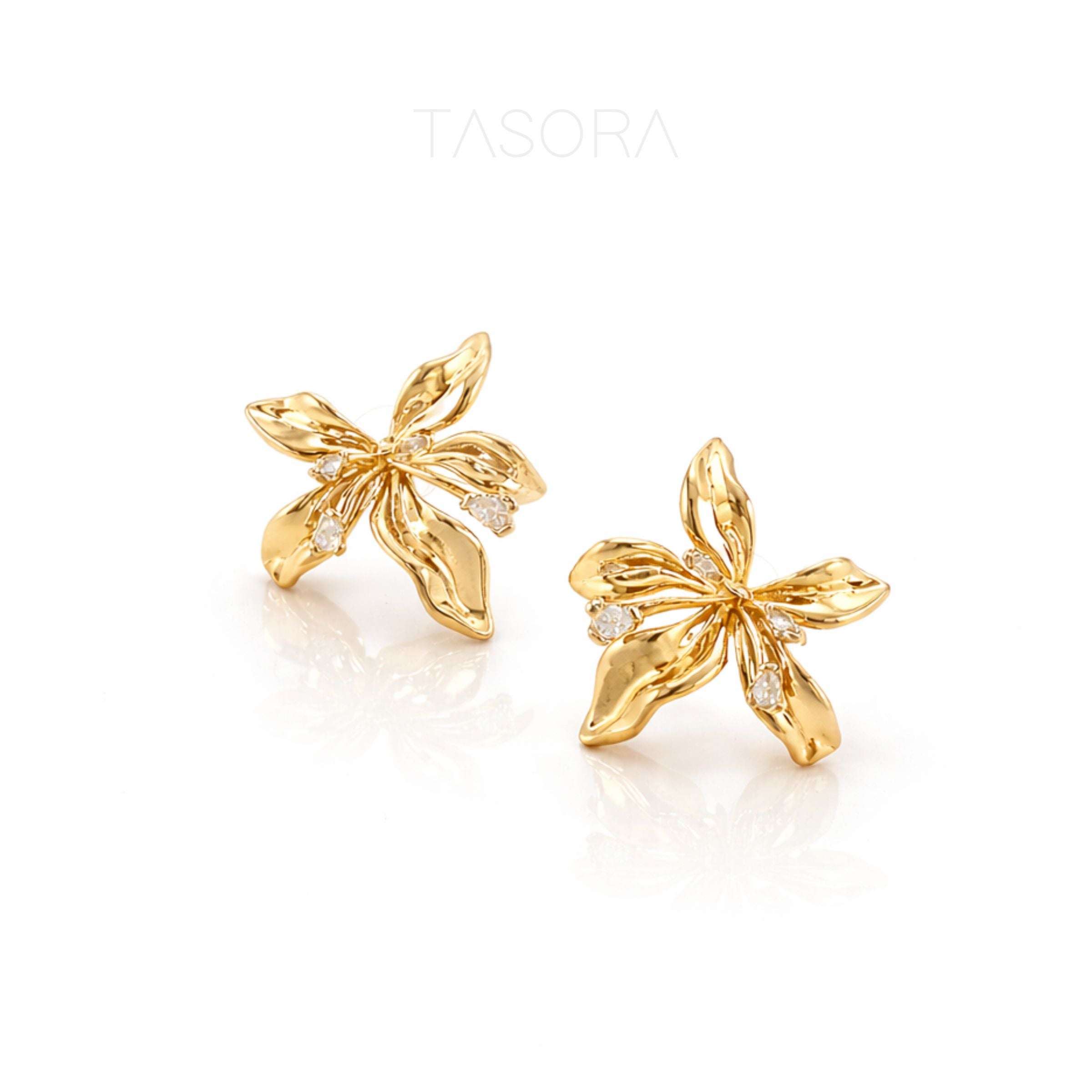 Petalitt Stud Earrings