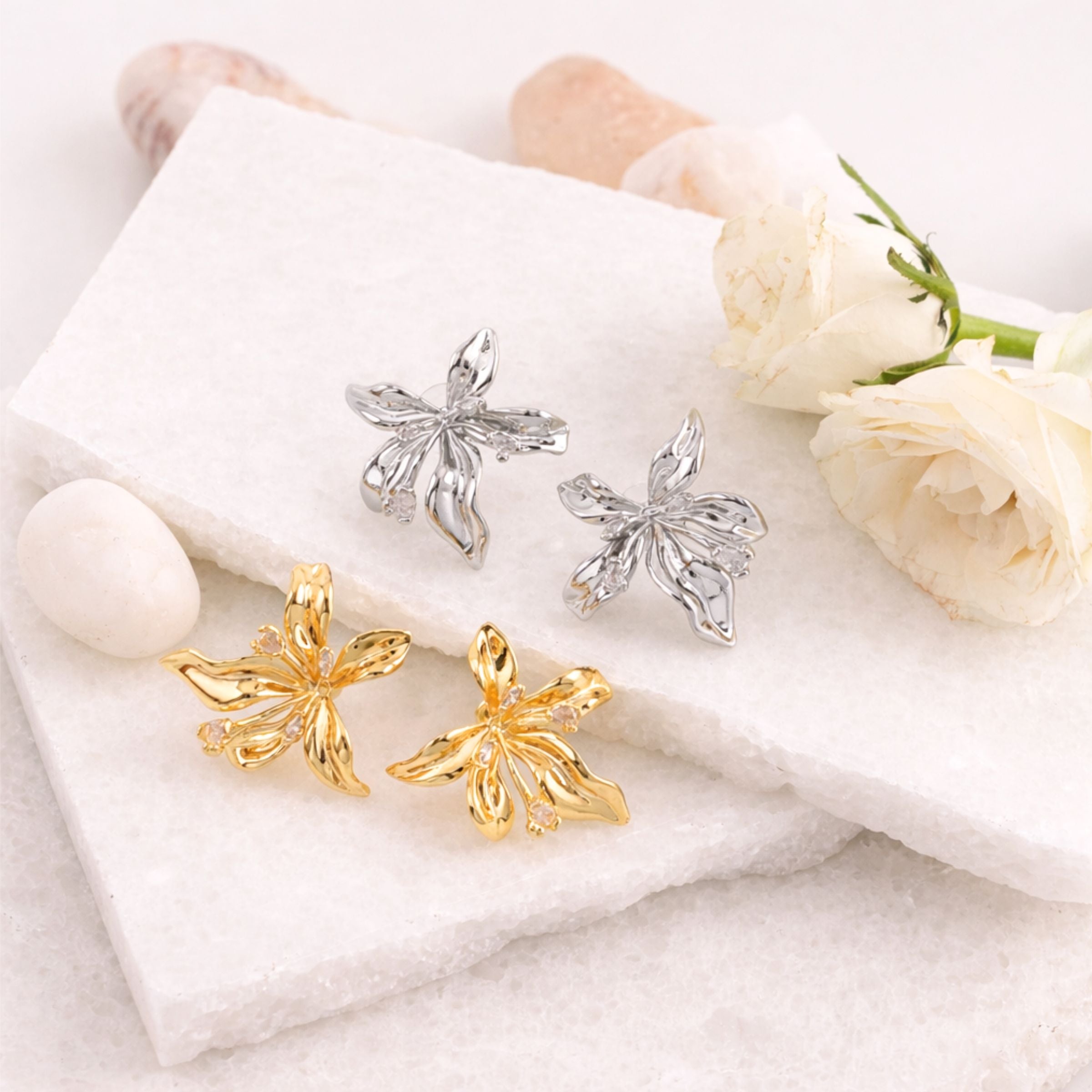 Petalitt Stud Earrings