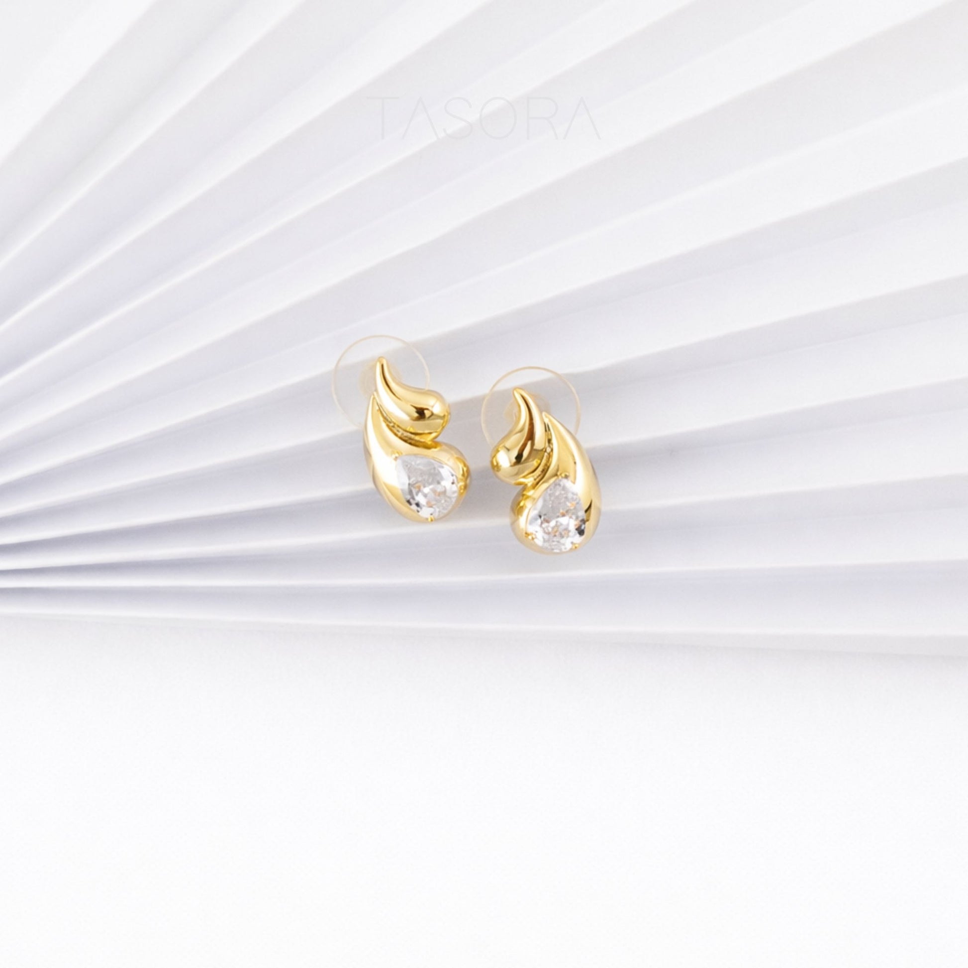 6addb756-324f-43f1-85c0-6de00393e6a2/Raindrop_Earrings_golden3.jpg