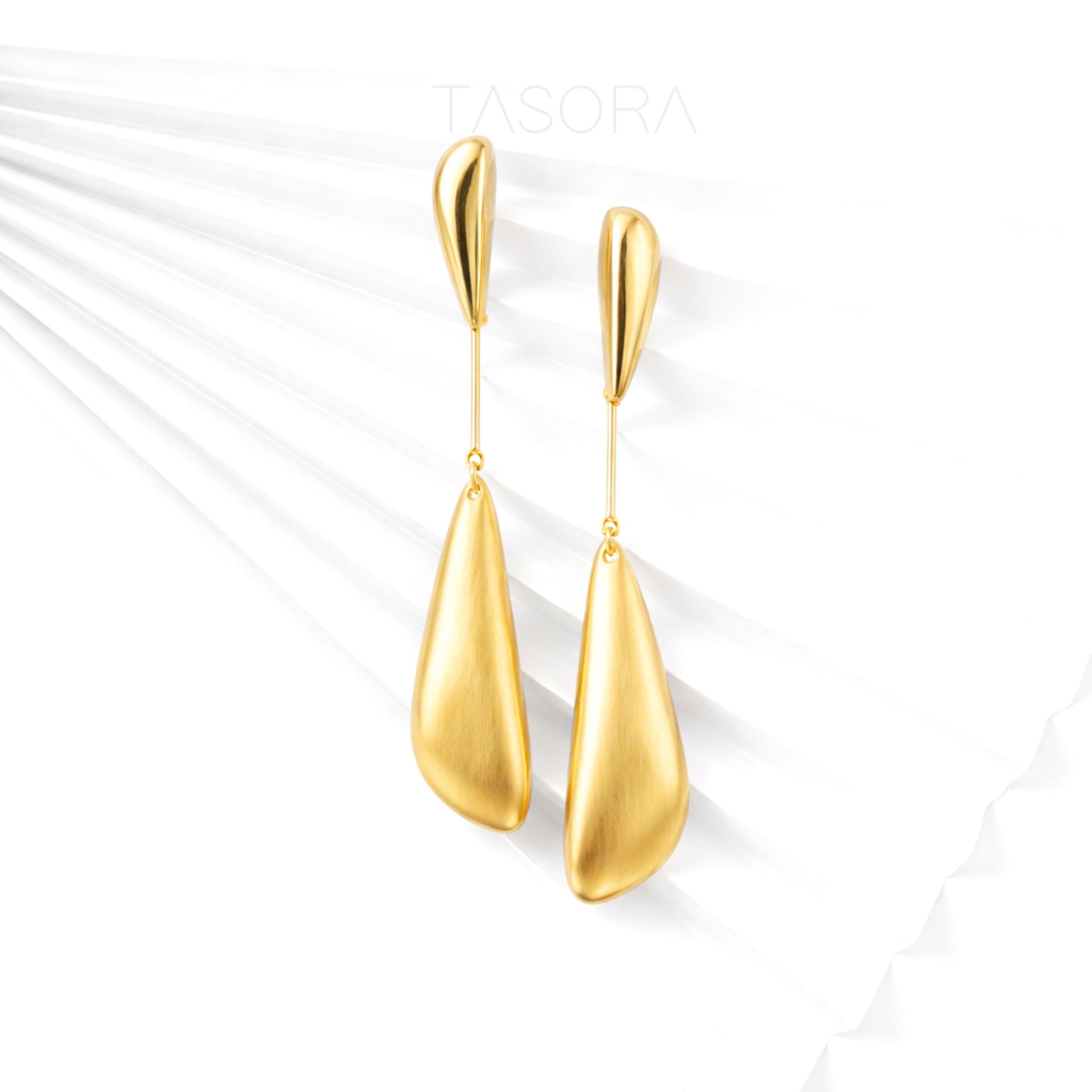 Sleeky Drop Earrings