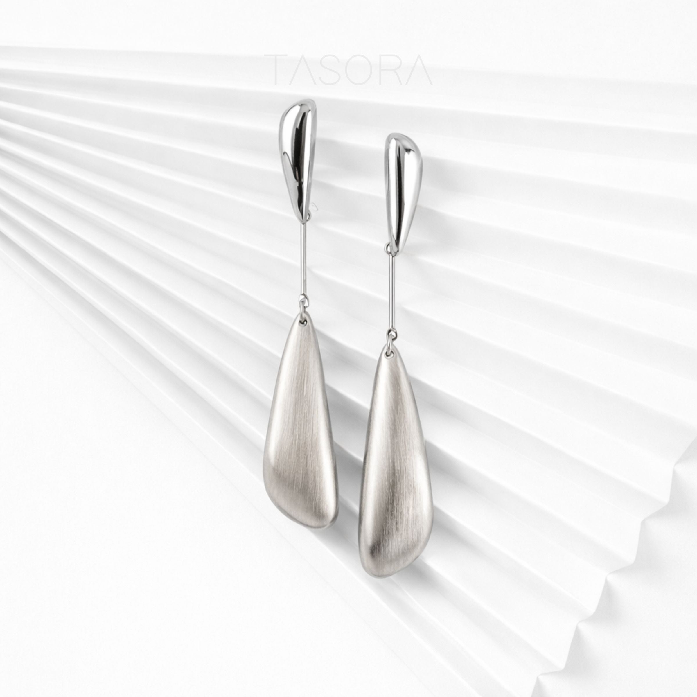 Sleeky Drop Earrings