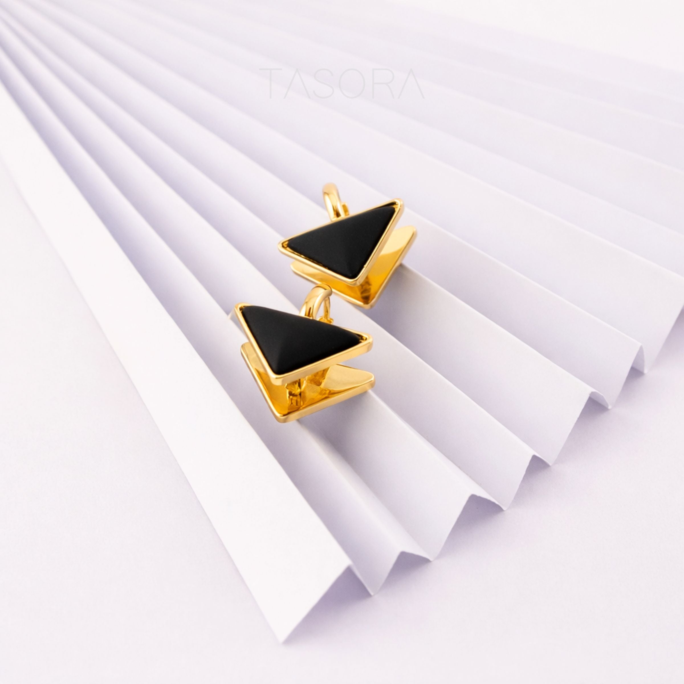 Trique Stud Earrings